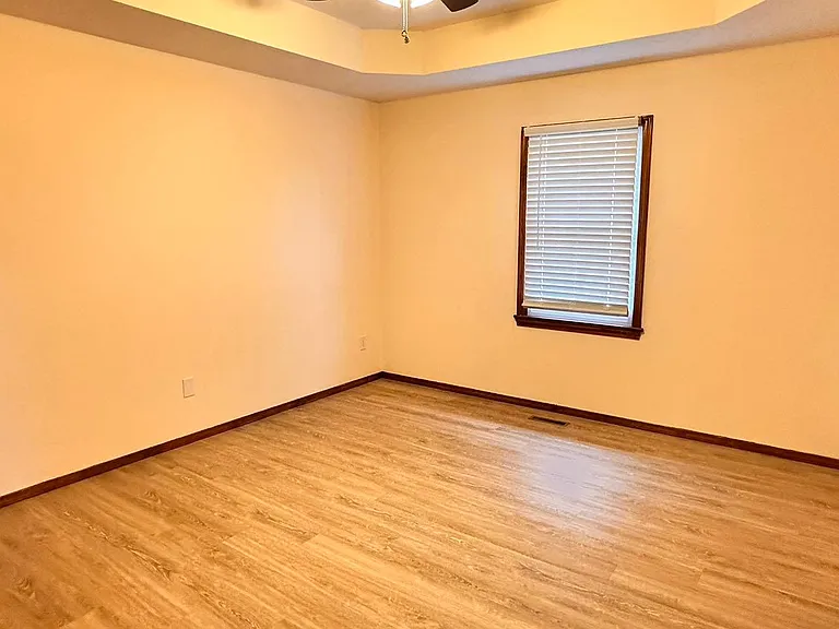 3139 W Roxbury St — Photo 10