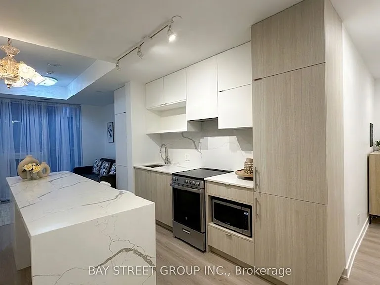 100 Queen St E #2911 — Photo 2