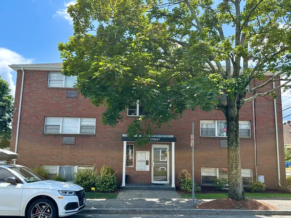 175 Ash St APT 6, Waltham, MA 02453