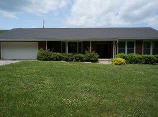 514 Scenic Dr, Narrows, VA 24124