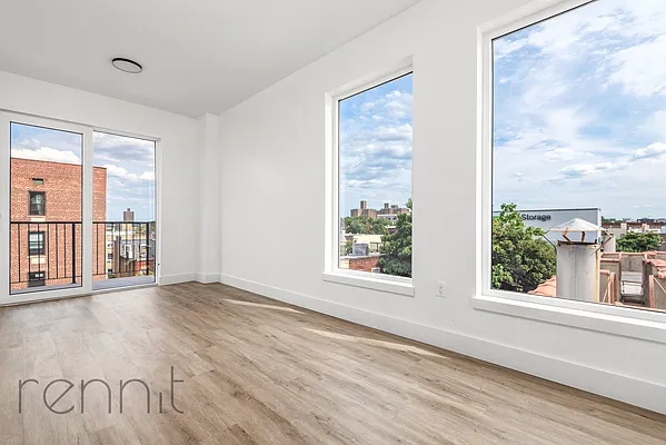 Rented by Rennit Inc. | media 21