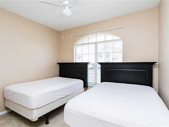3rd image of 8033 King Palm Cir