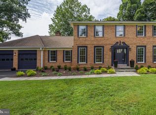 5706 Sugarbush Ln, Rockville, MD 20852