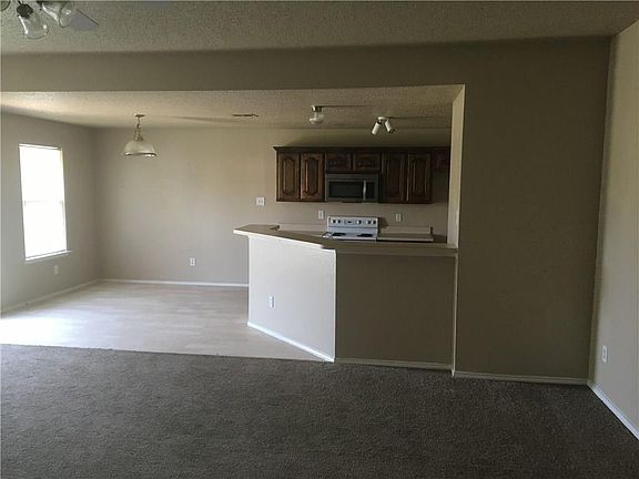 5th image of 134 Brushy Creek Ln