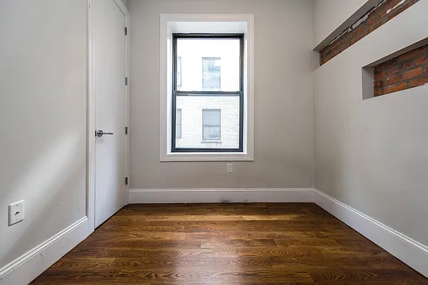 Rented by Nooklyn NYC LLC | media 18