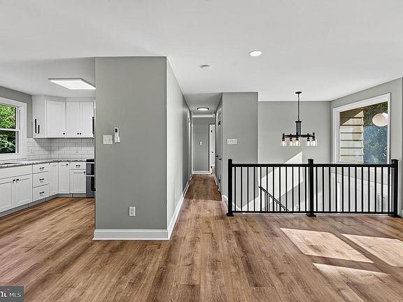 4th image of 90 Schoolhouse Ln