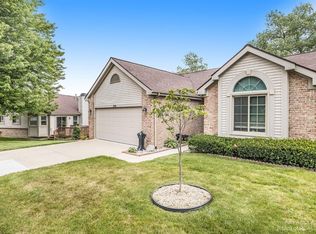 201 Texknoll Ct, Brighton, MI