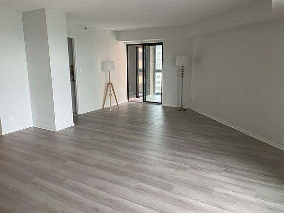 2nd image of 1600 N Oak St APT 1007