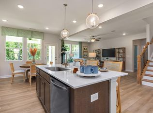 331 Queensferry Ln, Southern Pines, NC 28387