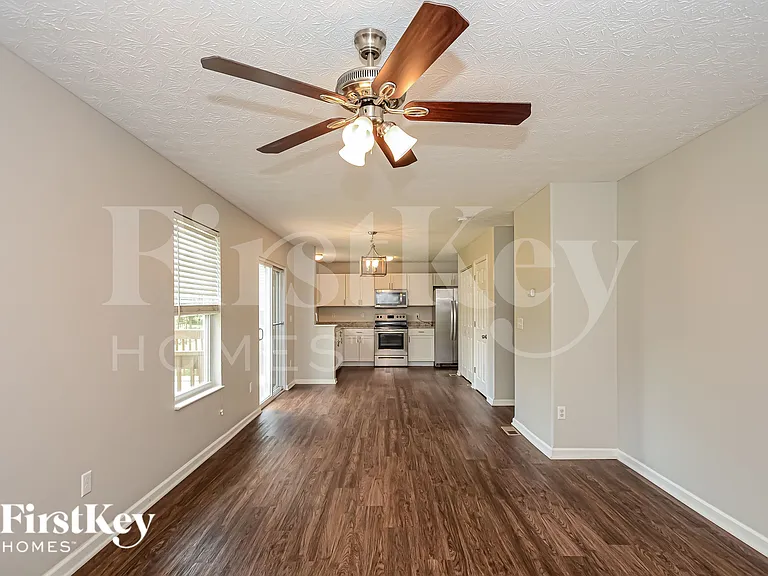 1106 Linford Cir — Photo 2