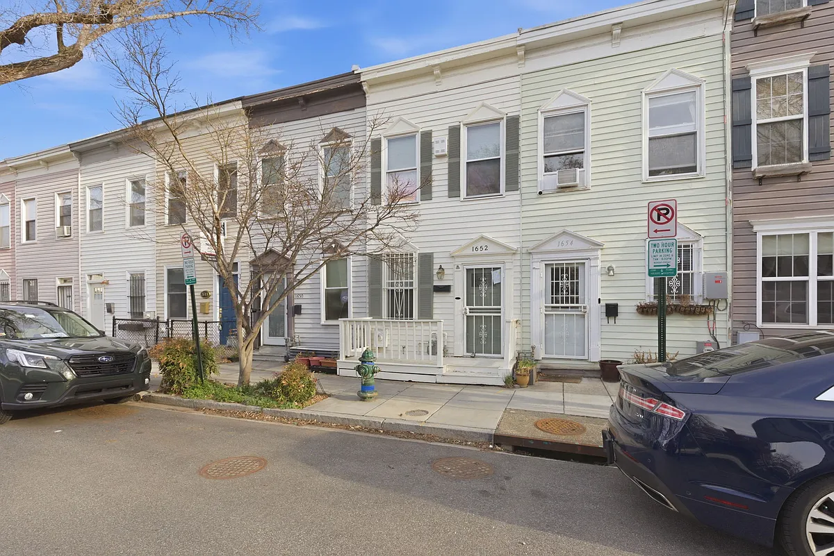 Building Photo - 1652 Kramer St NE