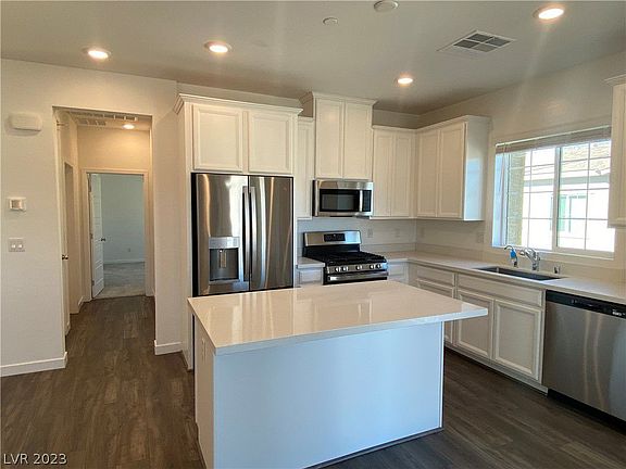 5th image of 965 Nevada State Dr #13201