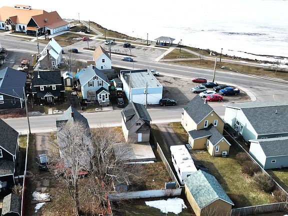 4th image of 389 2nd St