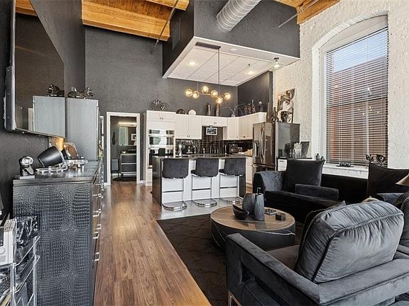 2nd image of 609 Central St APT 1108
