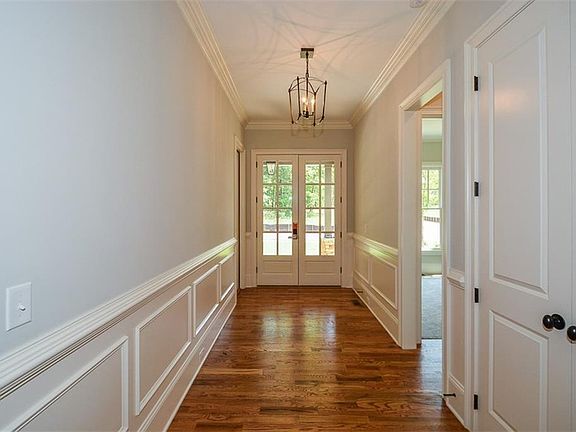 2nd image of 186 Jackson Heights Ln