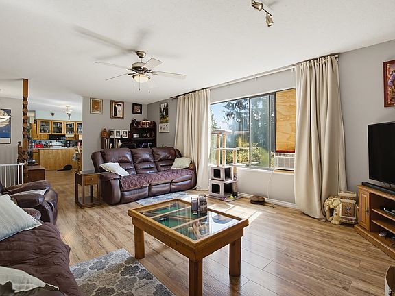 4th image of 34309 Jasper Ave