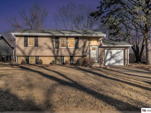 12760 Grover St, Omaha, NE 68144