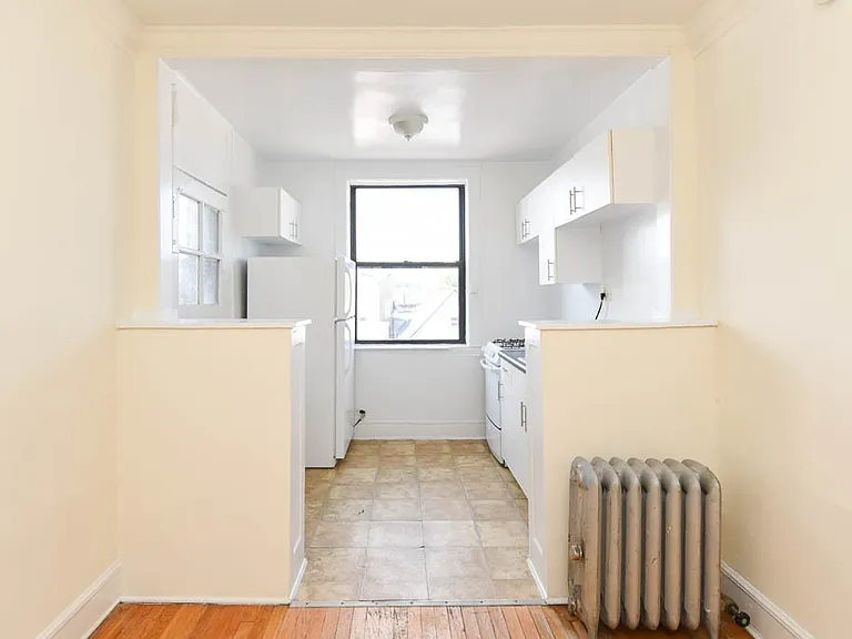 2334.5 N Spaulding Ave #B4 — Photo 5