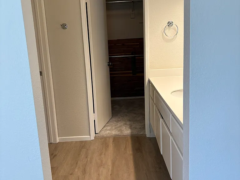 432 Villa Point Dr — Photo 9