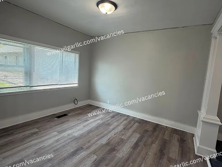 1007 Becker St — Photo 18