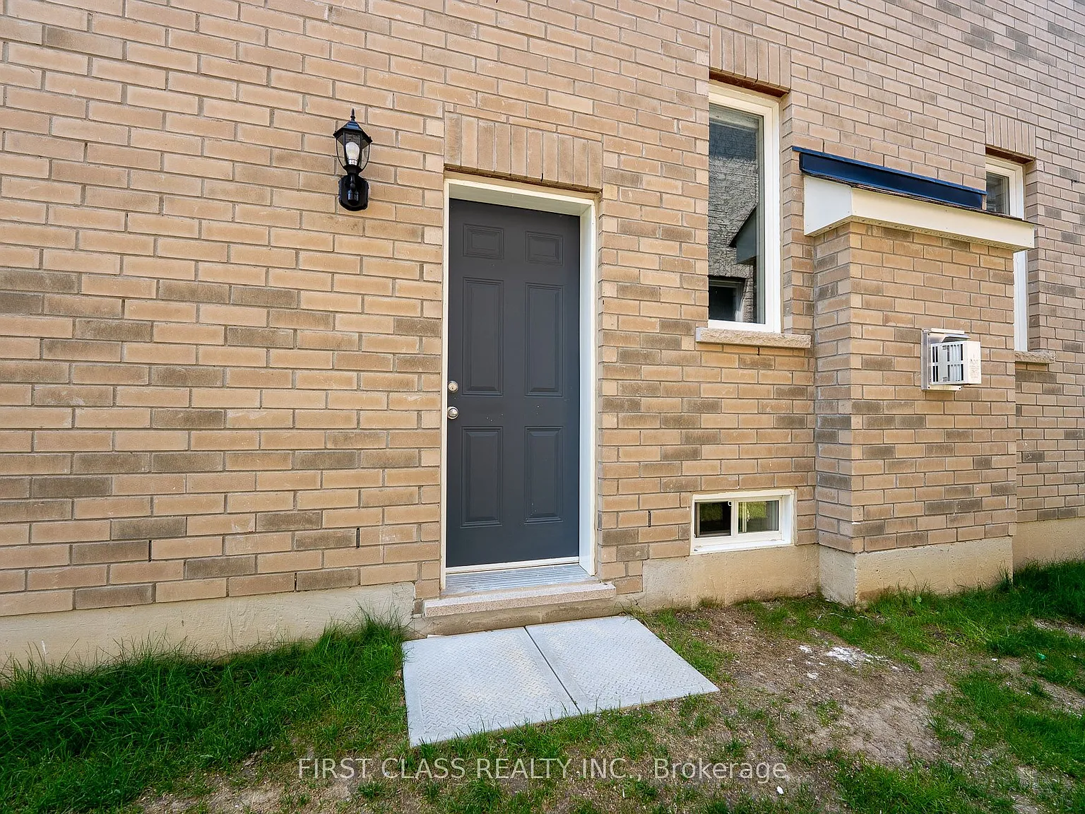2 bed, $2,100 — Photo 1