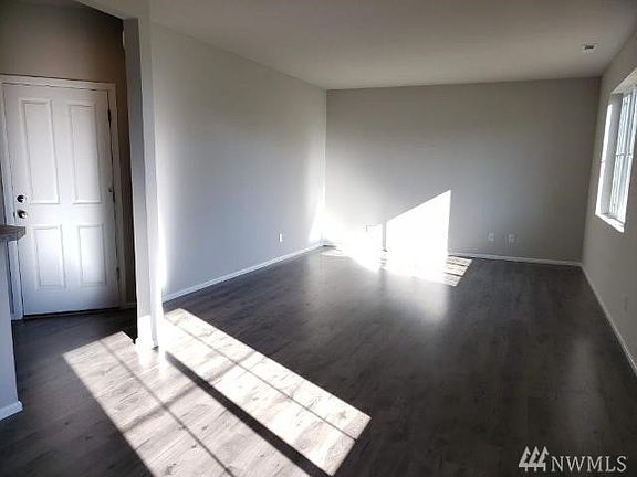 4th image of 252 Basil Ave
