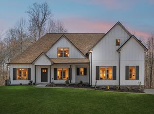 1183 Hangar Dr, Springfield, TN 37172