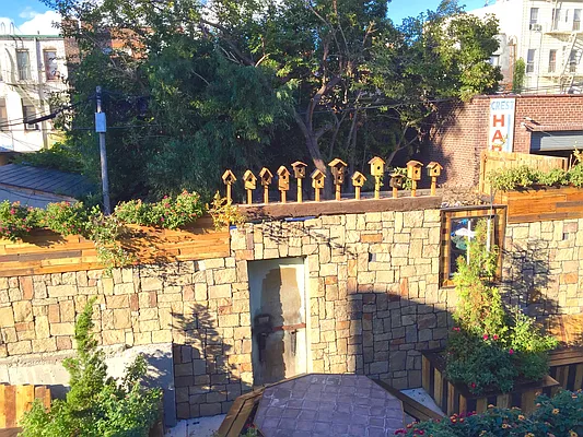 Rented by HCO NY | media 37