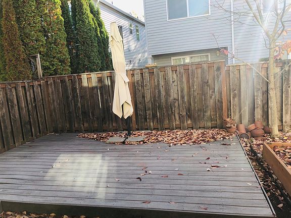 Big Deck with 10 feet foldable shade