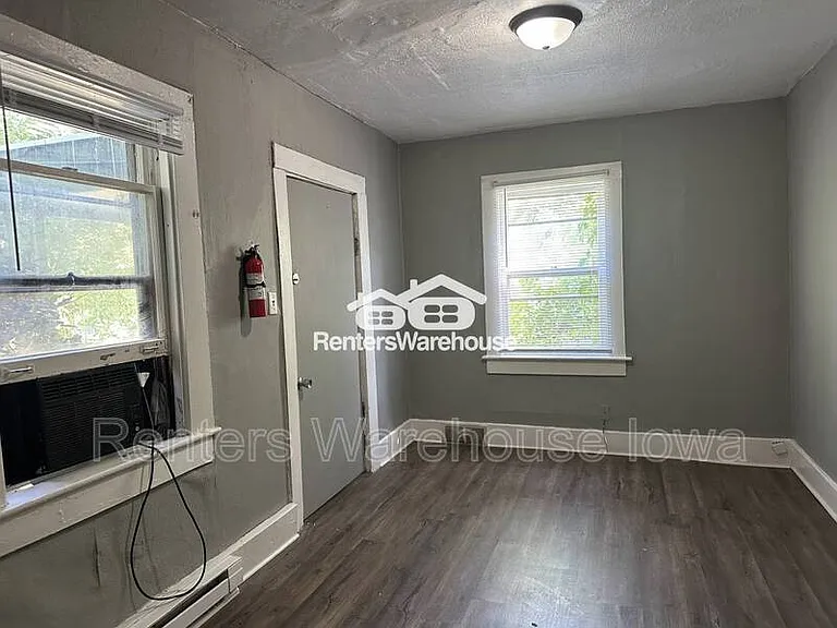 732 19th St #2 — Photo 2