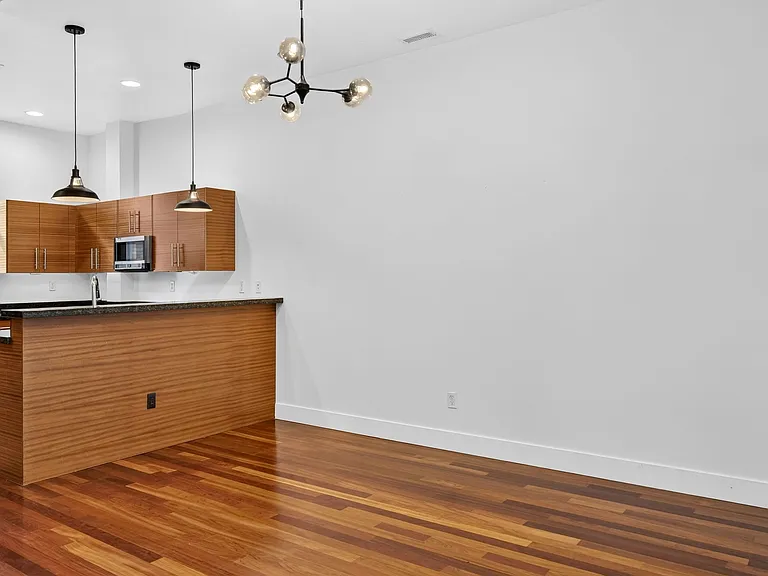 1690 NW Riverscape St — Photo 4
