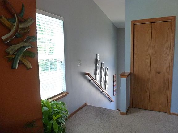 4th image of 50 Jefferson Ln