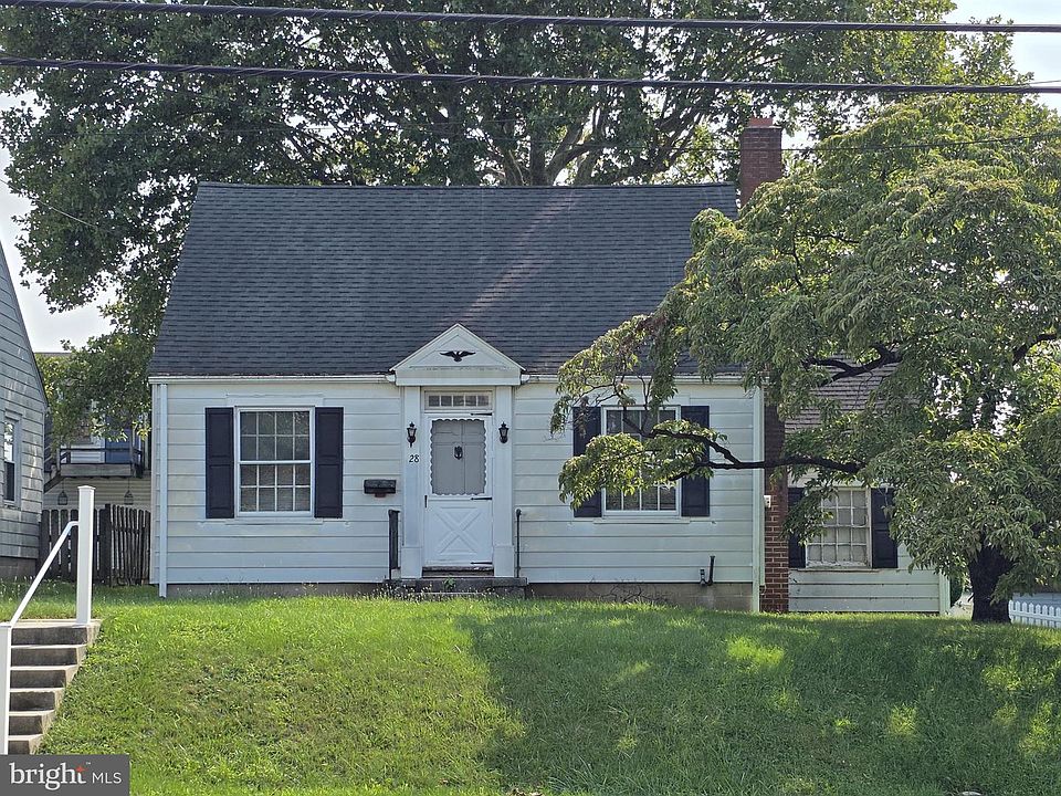 1st image of 428 Main St