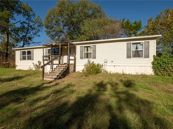 604 Sanders Ln, Franklin, TX 77856