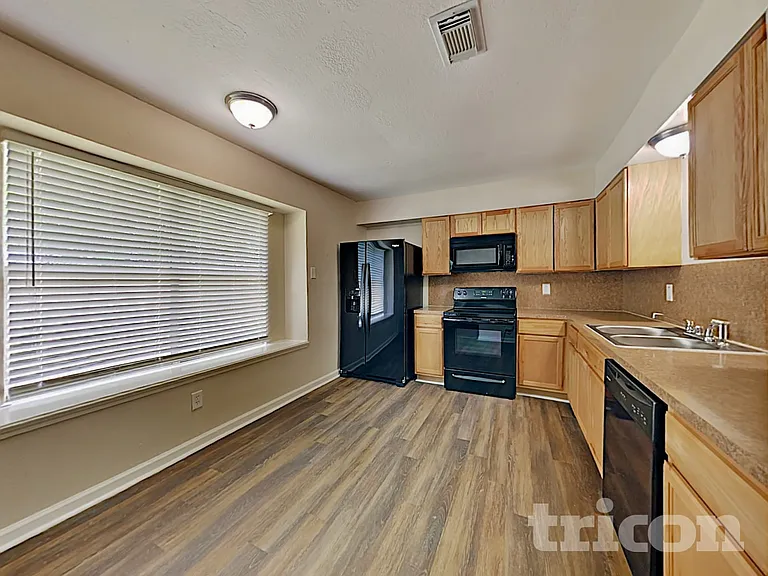 12211 Haroldson Forest Dr — Photo 20