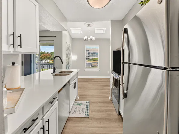 Springhouse Apartments