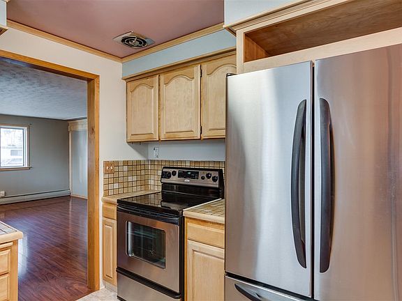 5th image of 1411 E Columbia Ave