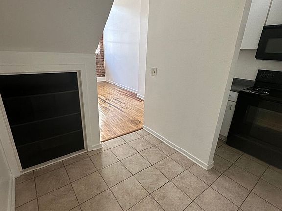 5th image of 104 4th St NE APT 4