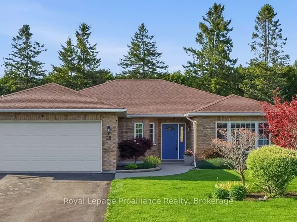 28 Stephen St, Brighton, ON K0K 1H0