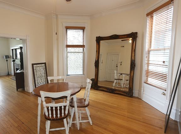 5th image of 931 W Newport Ave APT 3
