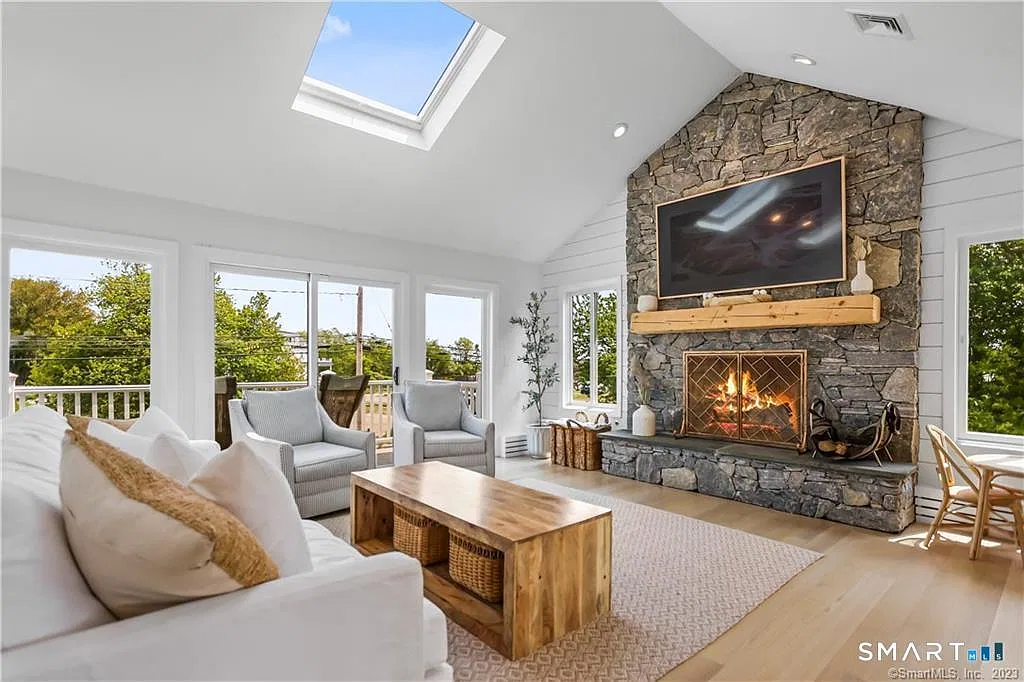 4 bed, 3.0 bath, 2542 sqft, $10,000 — Photo 3
