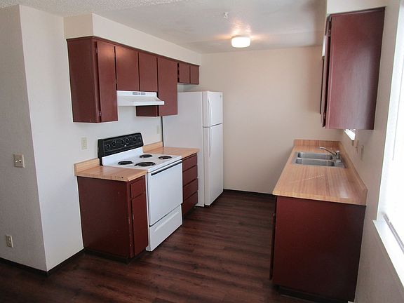 3rd image of 212 SE 5th St #15