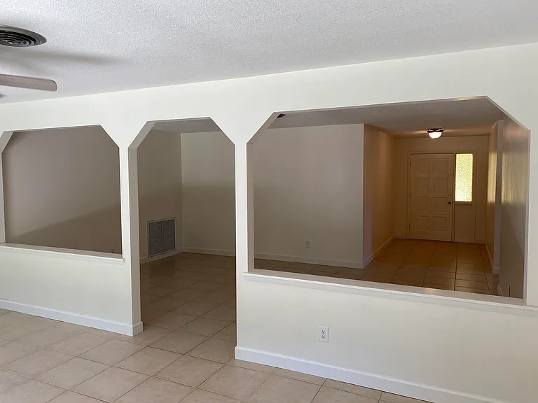 956 Tulip Ln — Photo 17