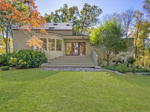 11 Winterbottom Lane, Pound Ridge, NY 10576