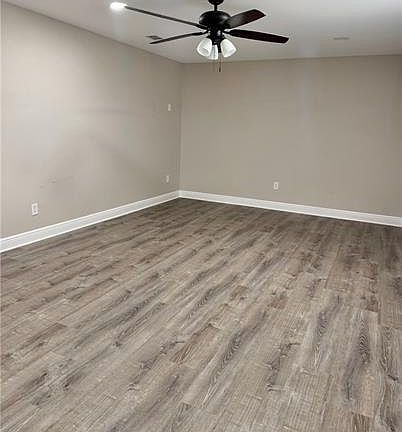 3rd image of 360 Rosedown Dr