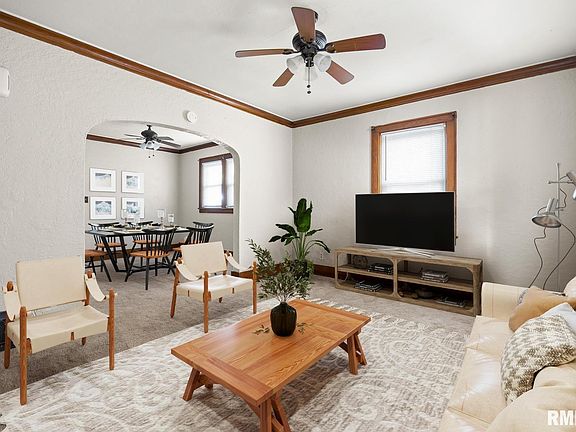 4th image of 2121 W Callender Ave