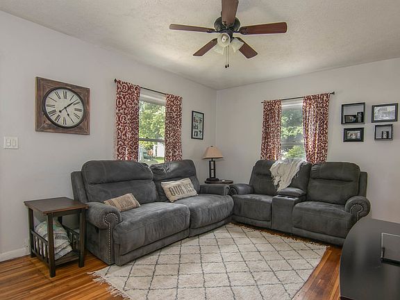 4th image of 721 Loves Park Dr