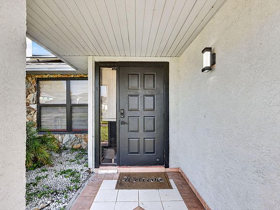 5th image of 481 SW Aster Rd