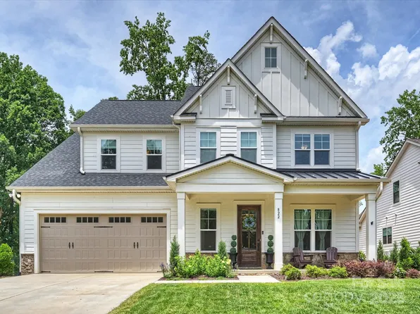 822 River Oaks Ln, Charlotte, NC 28226