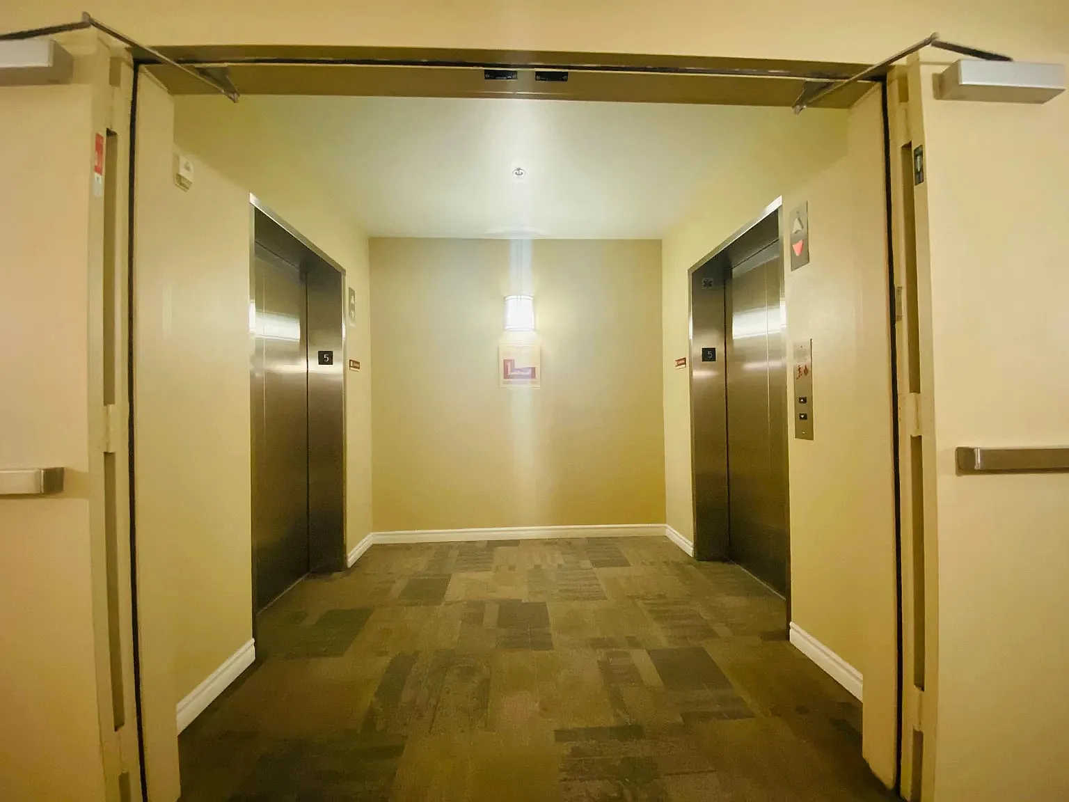 Studio, 623 sqft, $2,250 — Photo 2